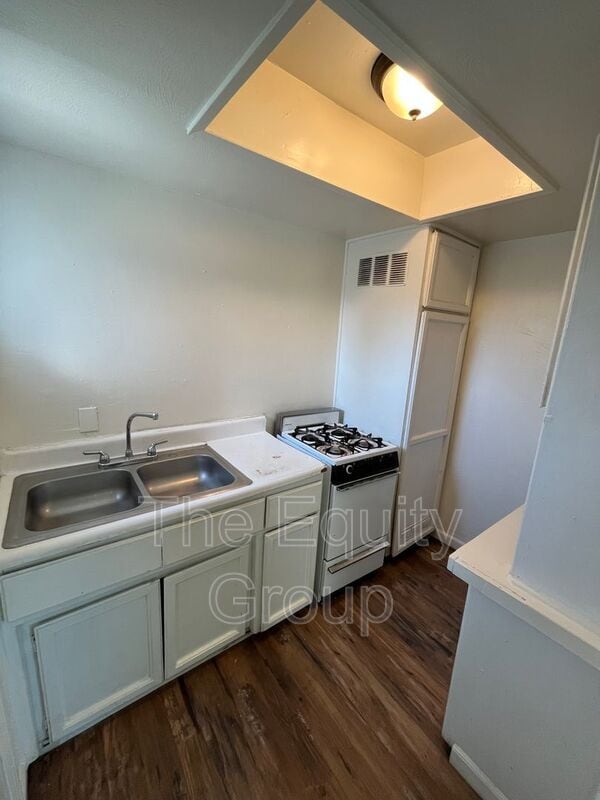 Building Photo - 266 W Belleview Ave