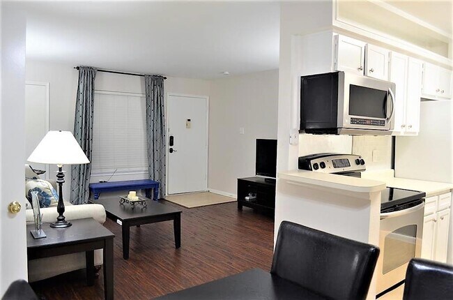 Foto del edificio - 2250 Bering Dr
