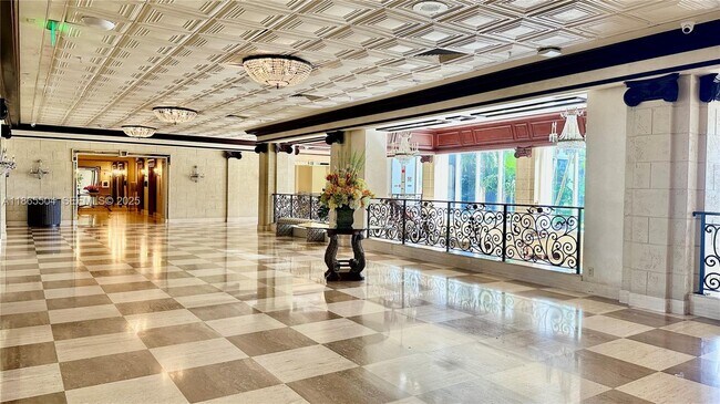 Foto del edificio - 2030 S Ocean Dr