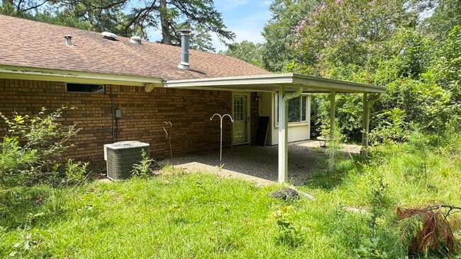 Building Photo - 119 Sparks Dr