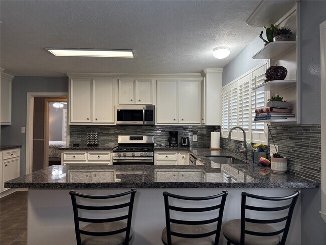 Foto del edificio - 3411 Linkwood Dr