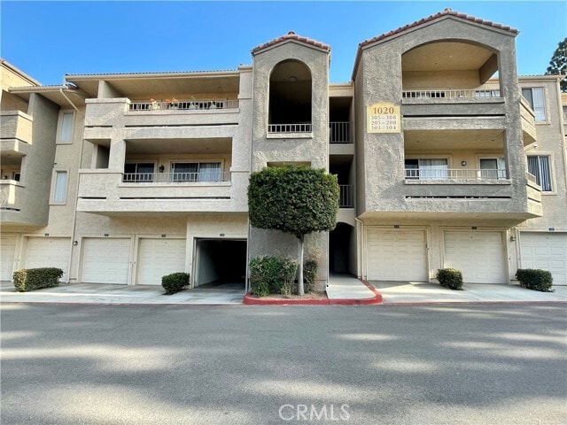 Building Photo - 1020 Vista Del Cerro Dr