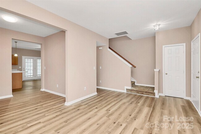 Foto del edificio - 12260 Jessica Pl
