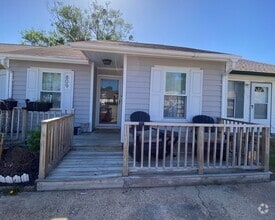 Building Photo - 809 Dora Ct