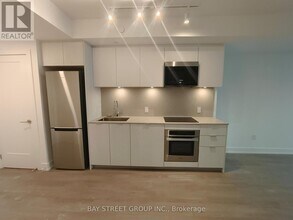 Building Photo - 8 Cedarland Dr