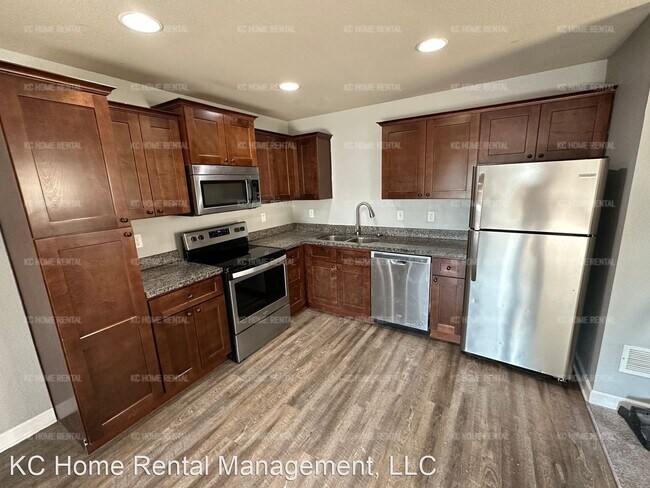 Building Photo - 3 br, 3.5 bath House - 10537 Kane Dr