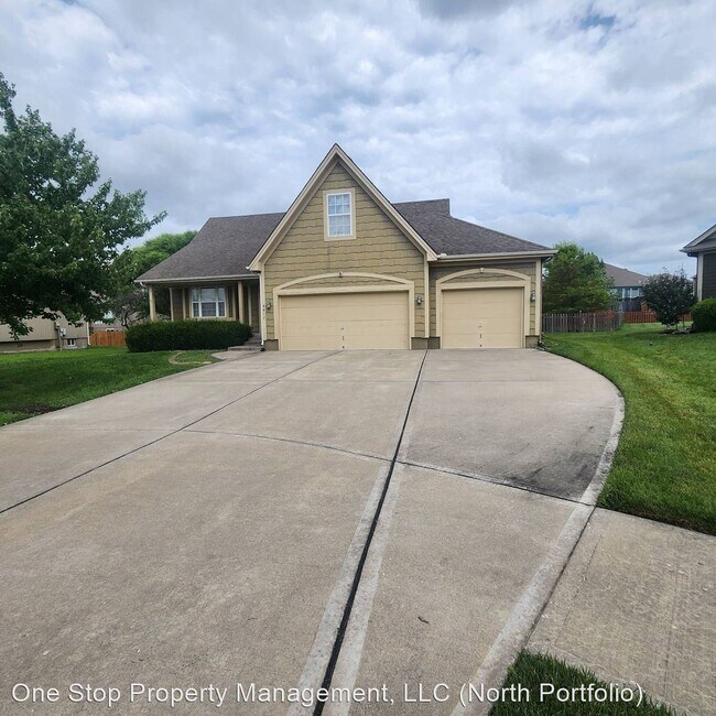 Foto del edificio - 5 br, 3.5 bath House - 4417 SW Flintrock Dr.