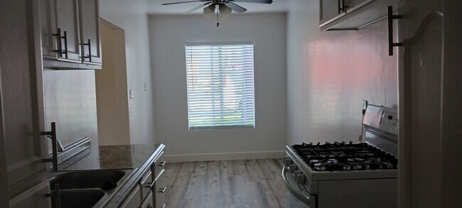 Building Photo - Palm Villa Apartments