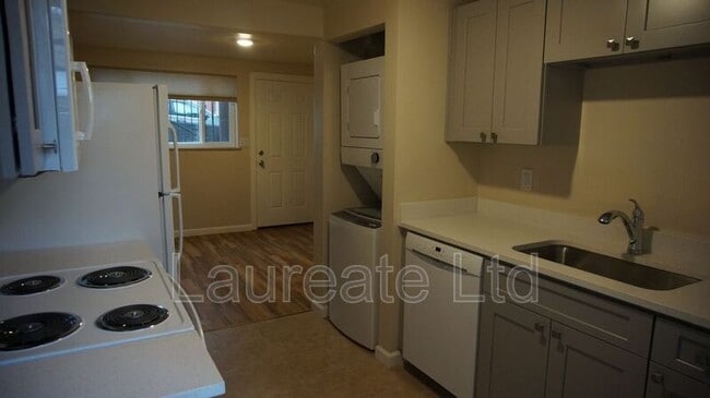 Building Photo - 3069 Zuni St