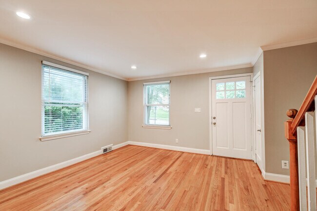 Foto del edificio - 8451 Water Oak Rd