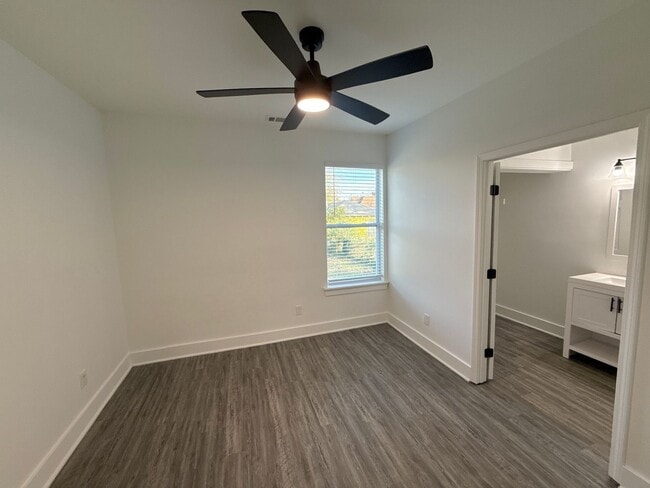 Photo - 760 N McNeil St House