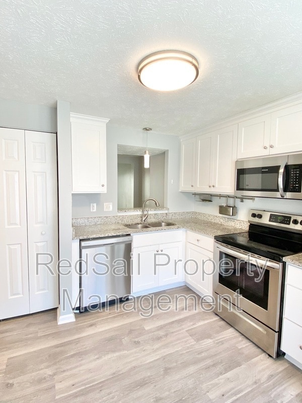 Building Photo - 30 Lucinda Ct