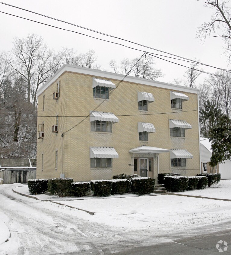 Primary Photo - 4243 Briar Pl