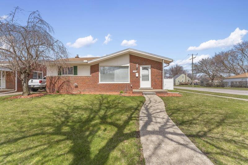 Primary Photo - 13210 Spruce St