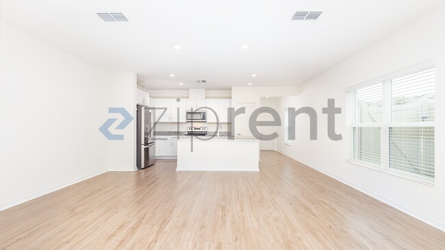 Building Photo - Unit