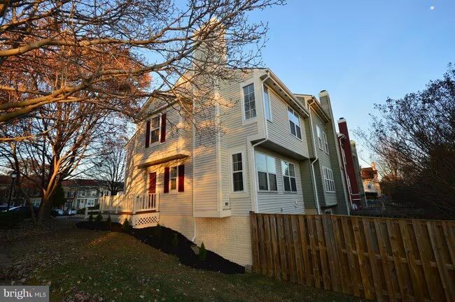 Foto principal - 6629 Medinah Ln