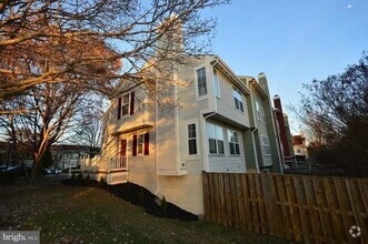 Building Photo - 6629 Medinah Ln