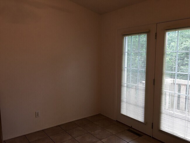 Building Photo - 17080 Lensman Dr