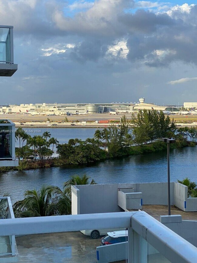 Foto del edificio - 5099 NW 7th St