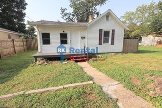 Building Photo - 3450 Koressel Ave