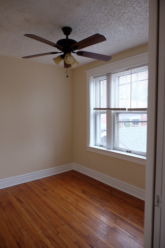 Building Photo - 1112 Claytonia Terrace