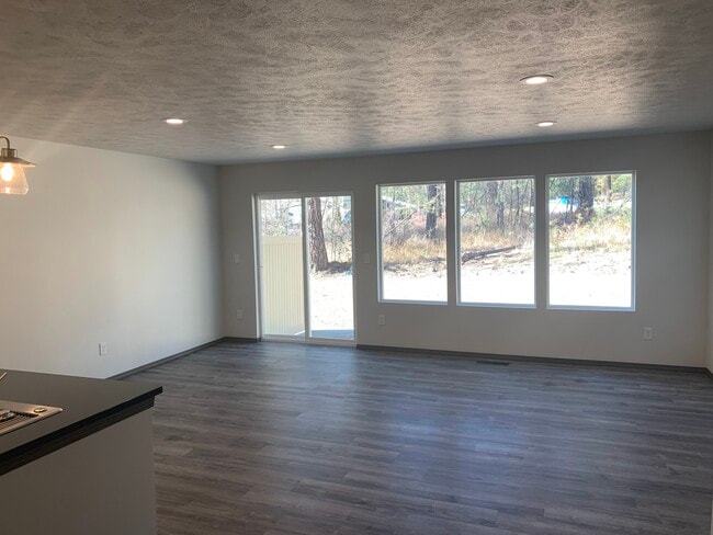 Foto del edificio - 2232 E Winger Rd