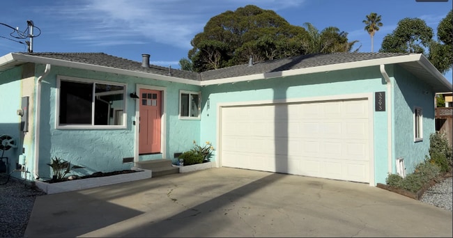 Building Photo - 3293 Roland Dr
