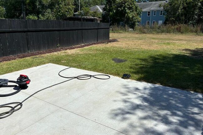 Foto del edificio - 1600 Fawn Vista Dr N