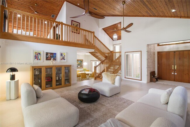Foto del edificio - 8120 SW 182nd St