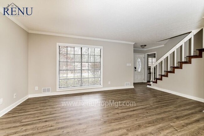 Foto del edificio - Now Available!