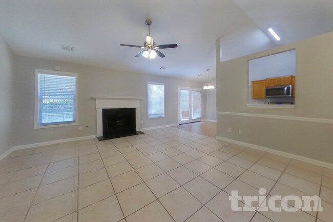 Foto del edificio - 923 Laurel Green Ln NE