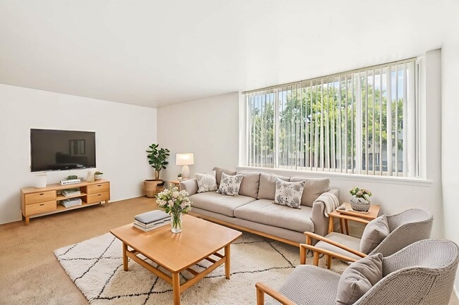 Building Photo - Medical Center Court