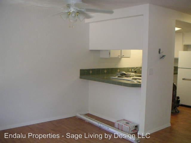 Building Photo - 996 W 4th Ave