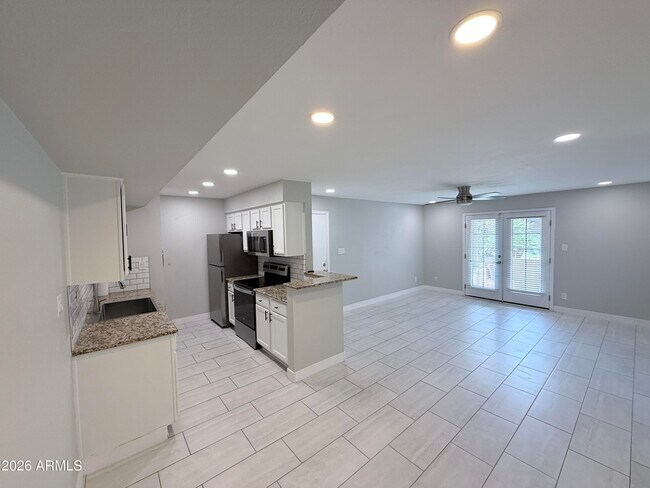 Building Photo - 5995 N 78th St