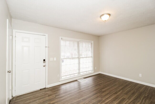 Building Photo - 479 Clara Dr