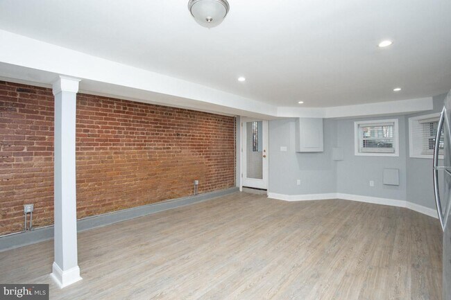 Foto del edificio - 8 Rhode Island Ave NW