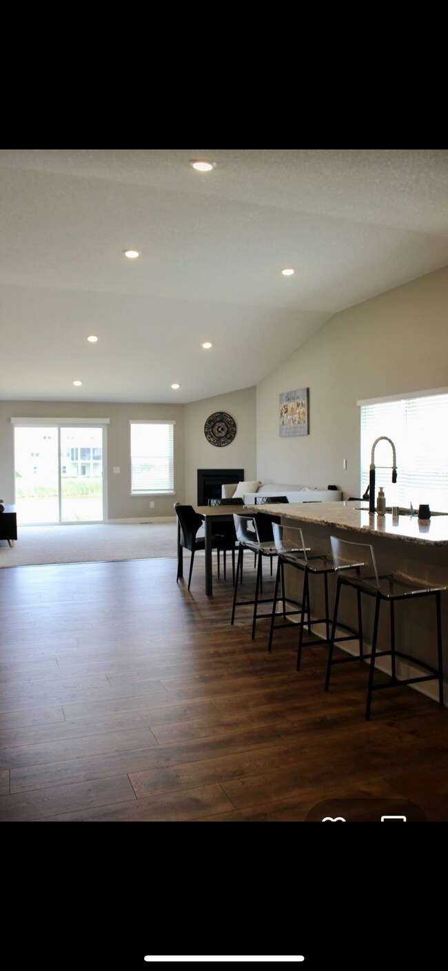 Foto del edificio - 11624 Pineridge Way N