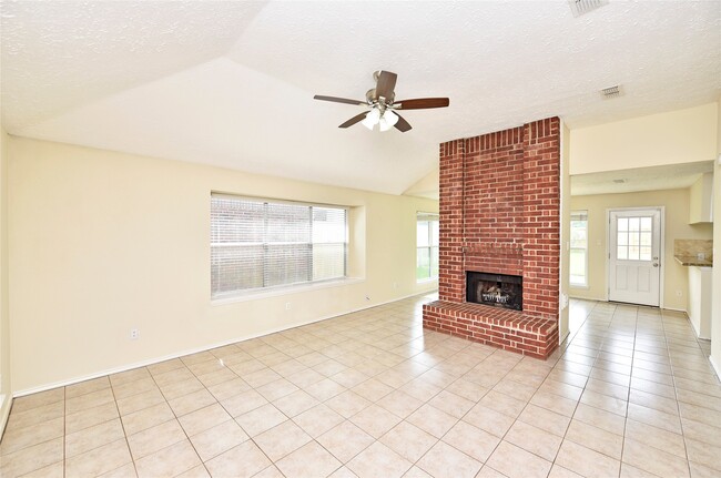 Building Photo - 3522 Pecan Point Dr