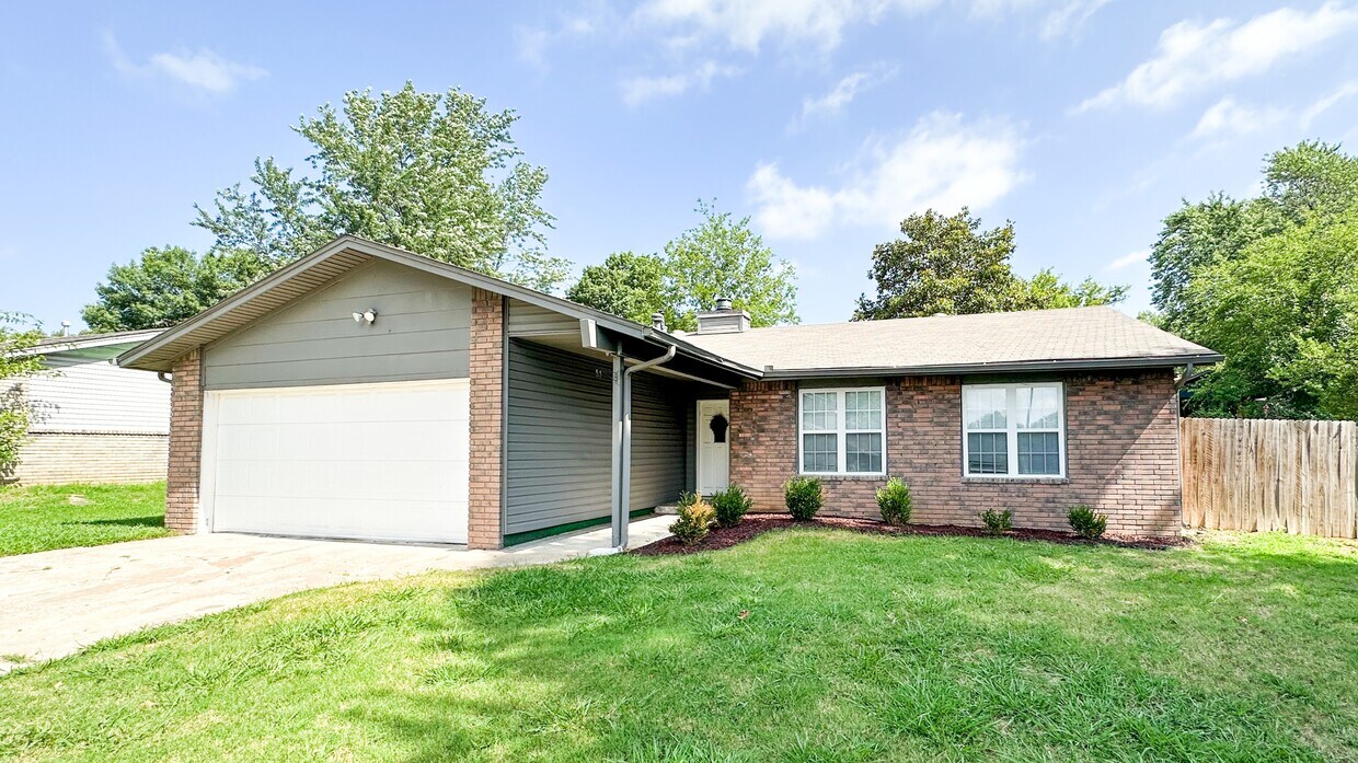 Foto principal - 2305 W Independence St