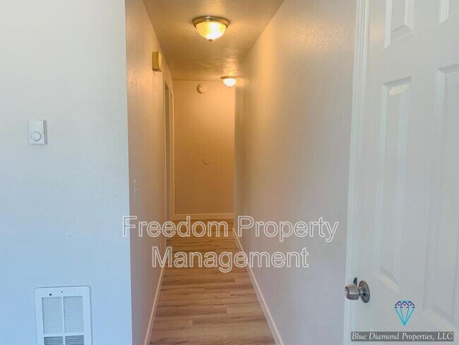 Foto del edificio - 3114 Iowa Ave