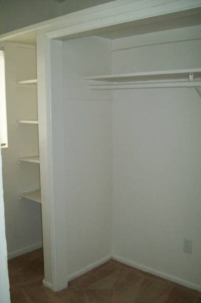 Building Photo - ? 1 Bed 1 Bath in Tempe – Available August...