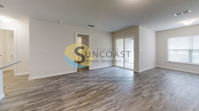 Building Photo - AVAILABLE NOW! Gorgeous 2/2 Duplex for Ren...