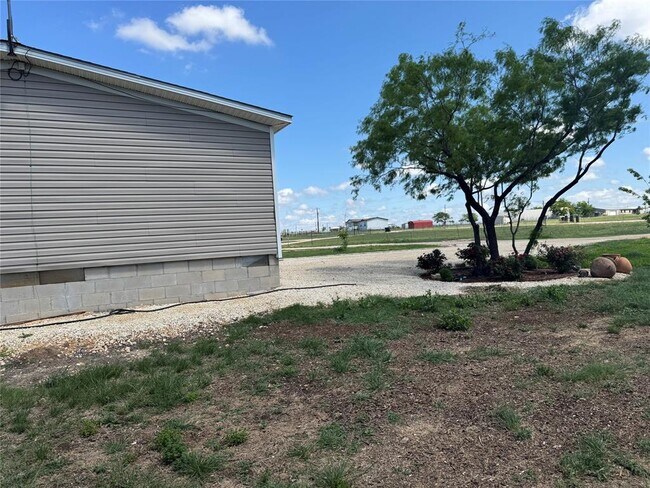 Building Photo - 104 Dockal Dr