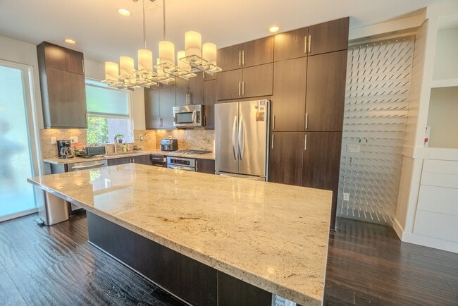 Foto del edificio - 7870 Civita Blvd