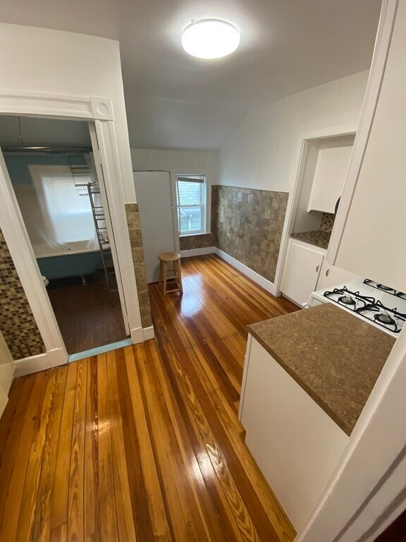 Building Photo - 322 Highland Ave