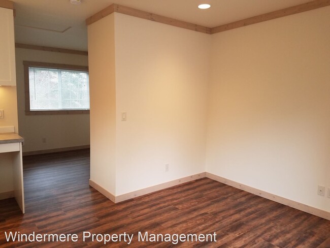 Building Photo - Studio, 1 bath House - 600 NE Hostmark Str...