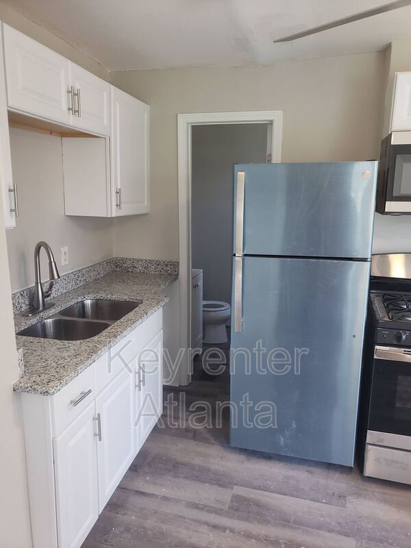 Foto del edificio - 99 Stafford St NW