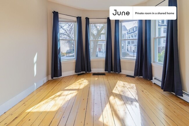 Building Photo - Room in Shared 3 bed/2 bath home