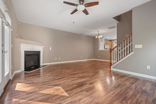 Foto del edificio - Stunning 3 Story Townhome in South Durham!