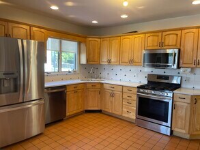 Building Photo - 46 Lowell St